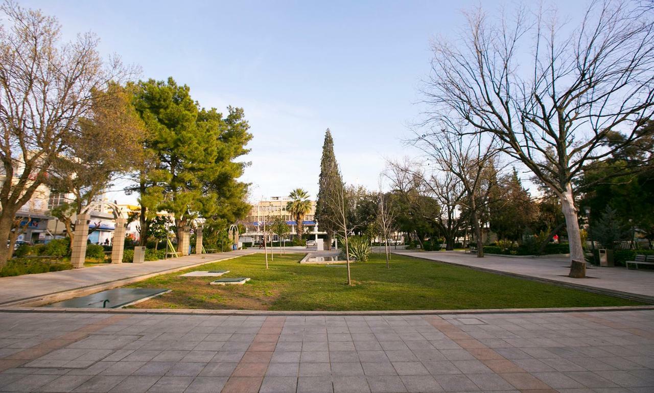 Spacious Next To Metro - Marousi