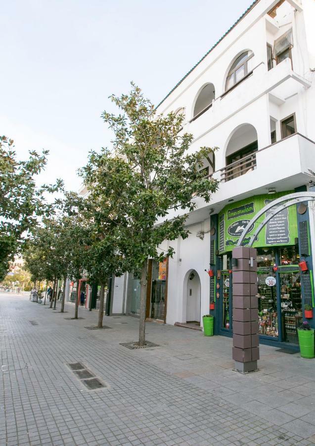Spacious Next To Metro - Marousi