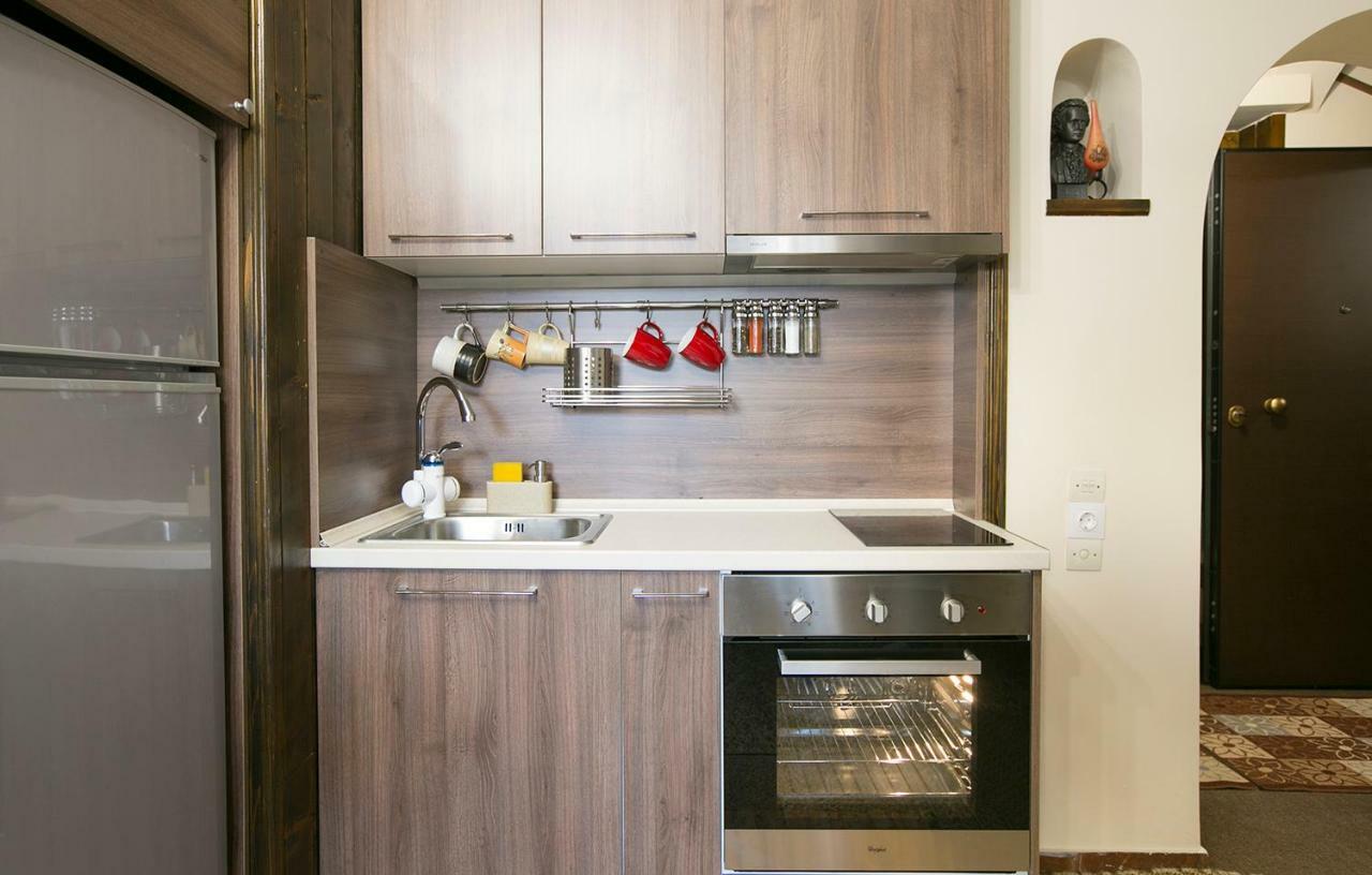 Spacious Next To Metro - Marousi